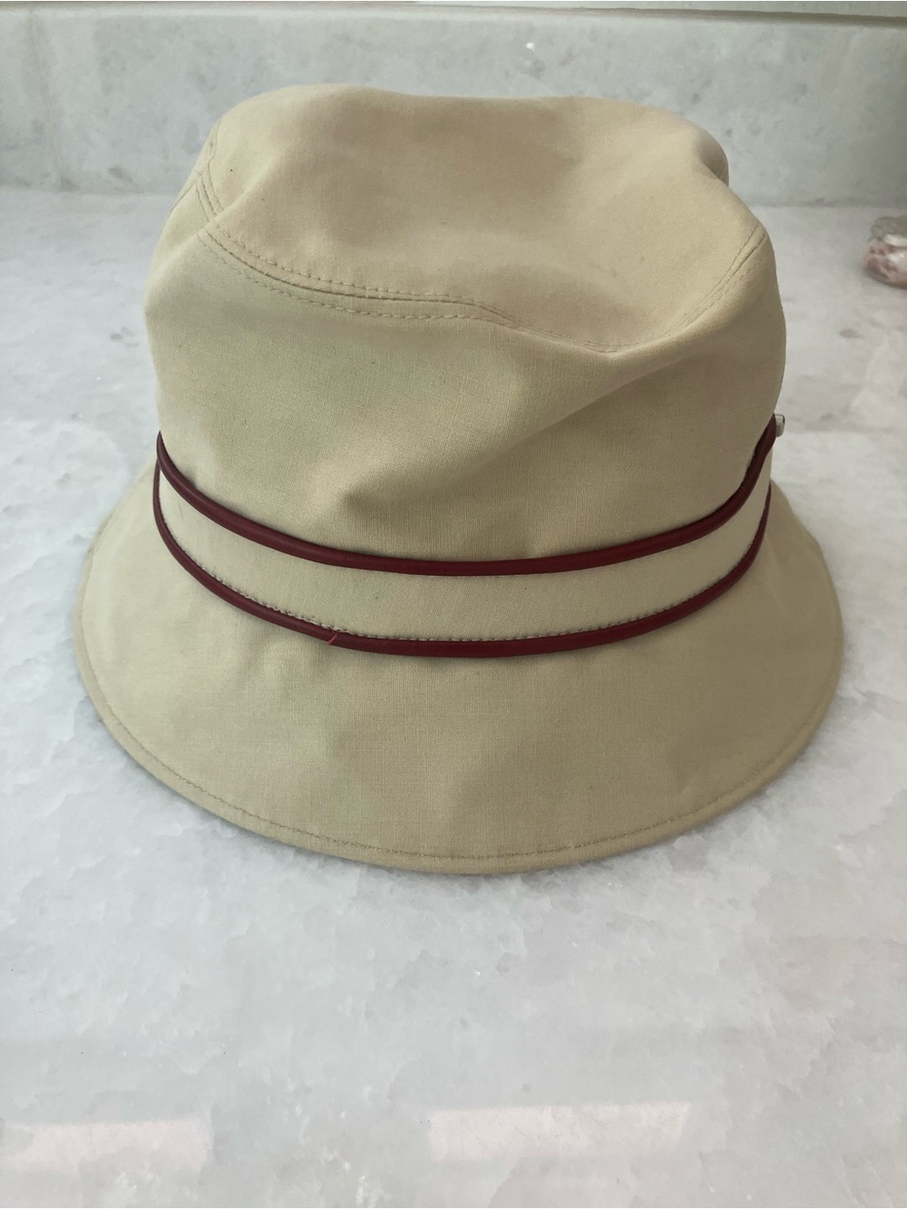Coach Beige Bucket Hat with Red Trim - vintage - Picture 2 of 7
